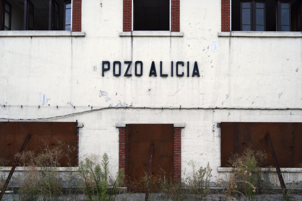 Oficinas de las instalaciones abandonadas del Pozo Alicia. Fabero. León 2018