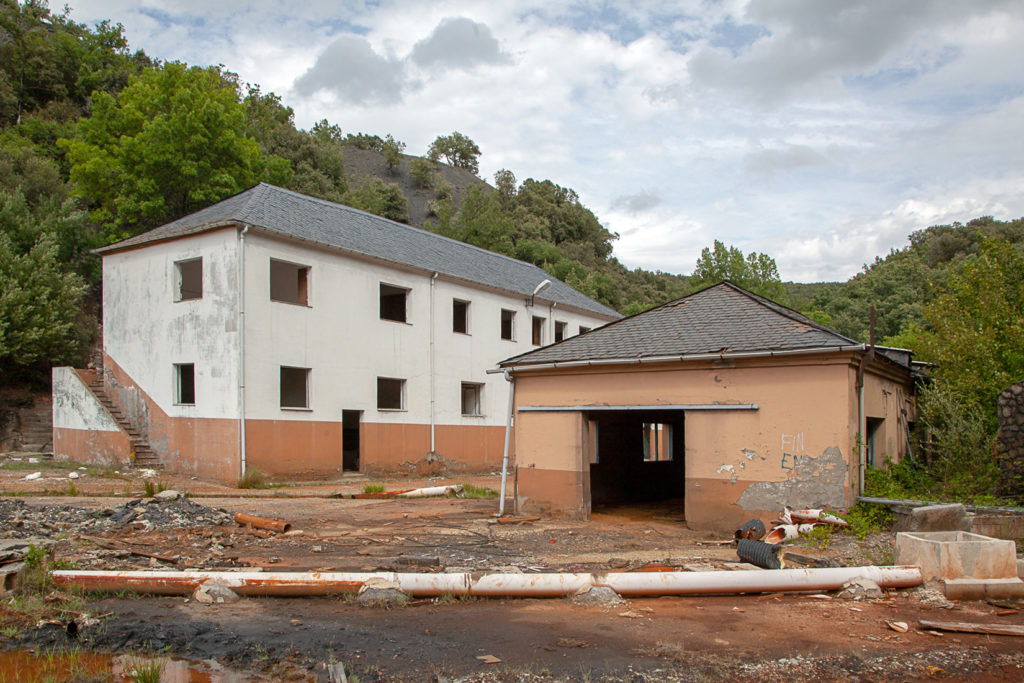Instalaciones abandonadas de la mina de Antracitas de Brañuelas. Torre del Bierzo. Leon 2019