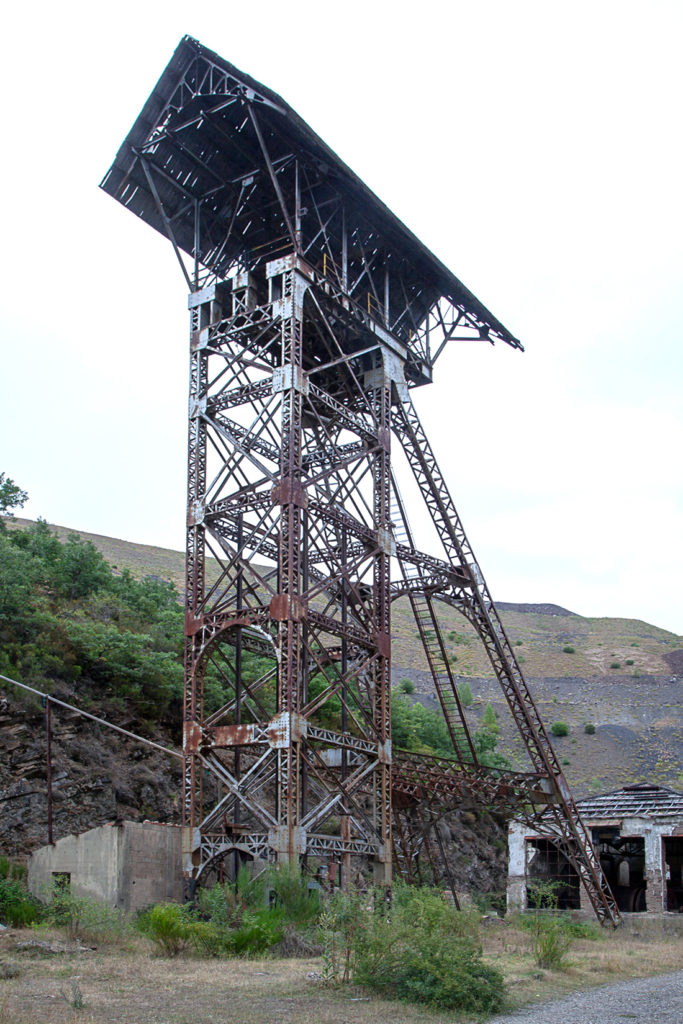Instalaciones abandonadas del Pozo Ibarra. Ciñera. Leon 2019