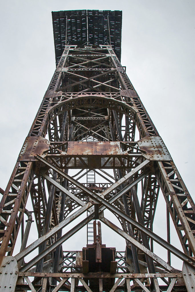 Instalaciones abandonadas del Pozo Ibarra. Ciñera. Leon 2019