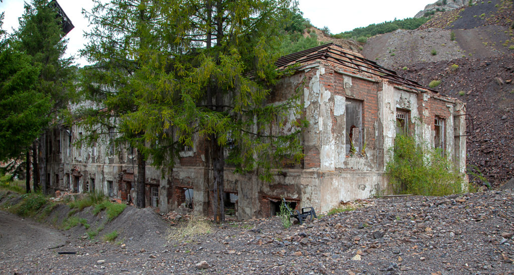 Instalaciones abandonadas del Pozo Ibarra. Ciñera. Leon 2019