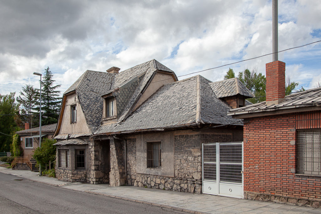 Antigua casa del medico. La Robla. Leon 2019