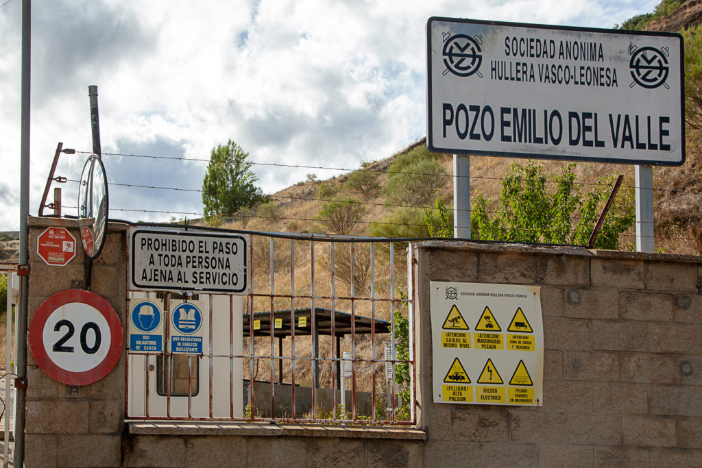 Instalaciones cerradas del Pozo Emilio del Valle, de la HVL. Pola de Gordón. León 2019