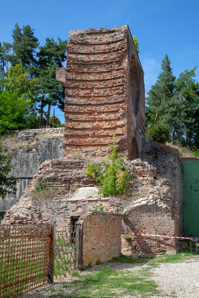 Restos de los altos hornos de La Ferrería de San Blas. Sabero. León 2019