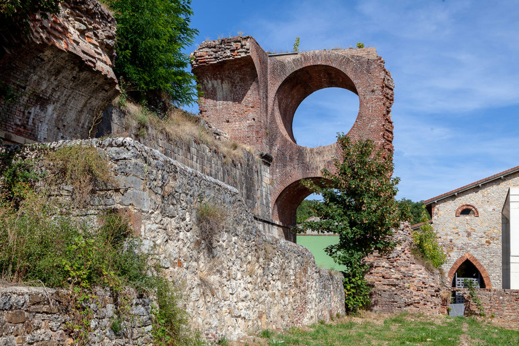 Restos de los altos hornos de La Ferrería de San Blas. Sabero. León 2019