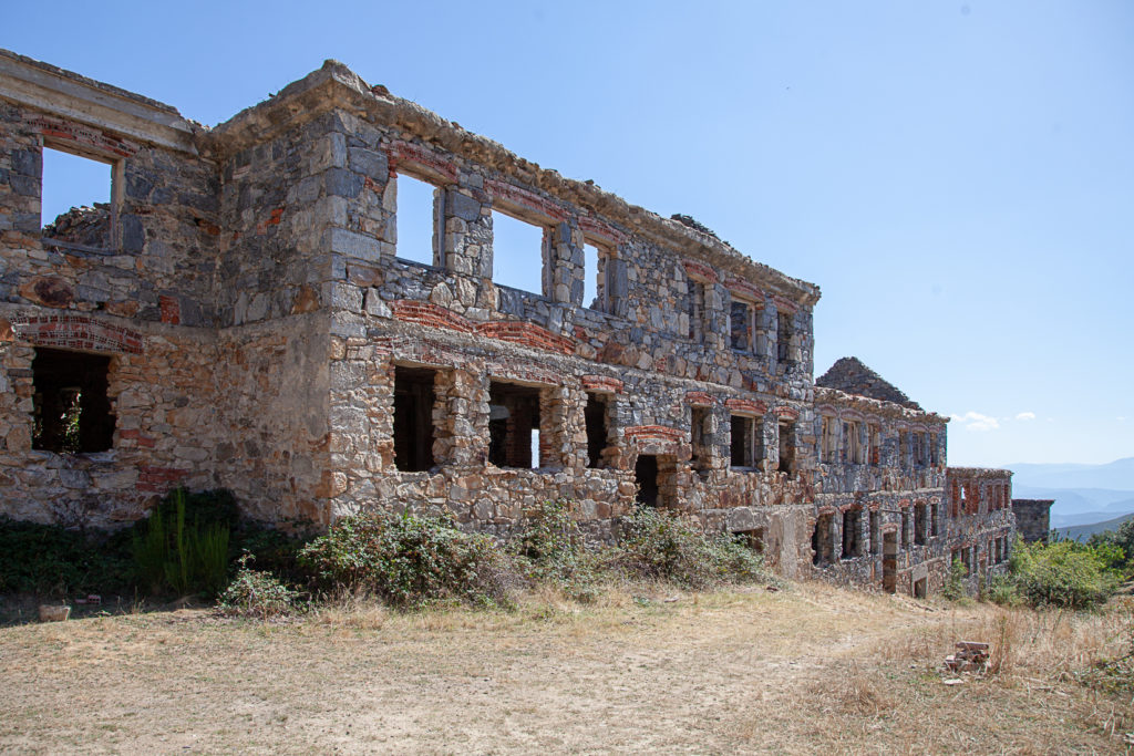Restos del Poblado Minero de La Piela, en la antigua mina de Wolframio de Peña Do Seo. León 2019