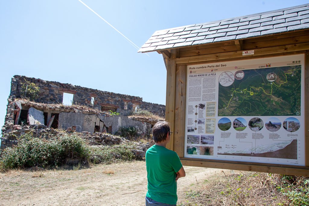 Restos del Poblado Minero de La Piela, en la antigua mina de Wolframio de Peña Do Seo. León 2019
