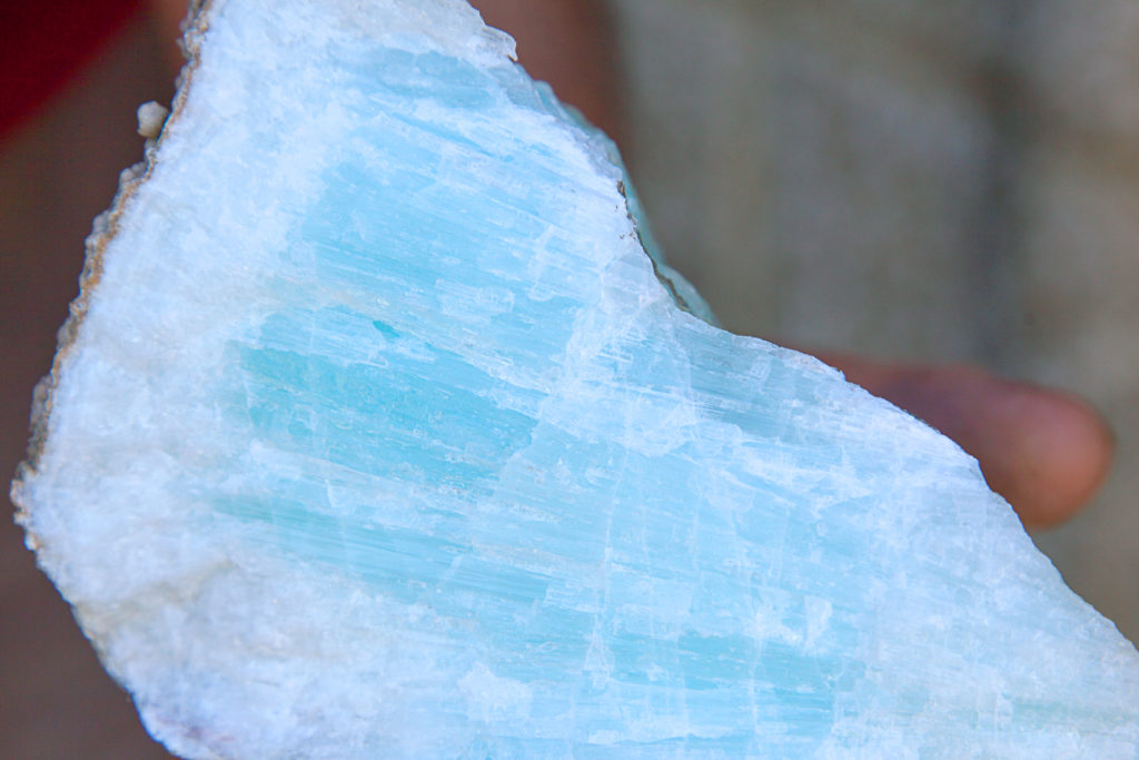 Aragomito azul extraído de la Mina Antonina. Requejo. León 2019