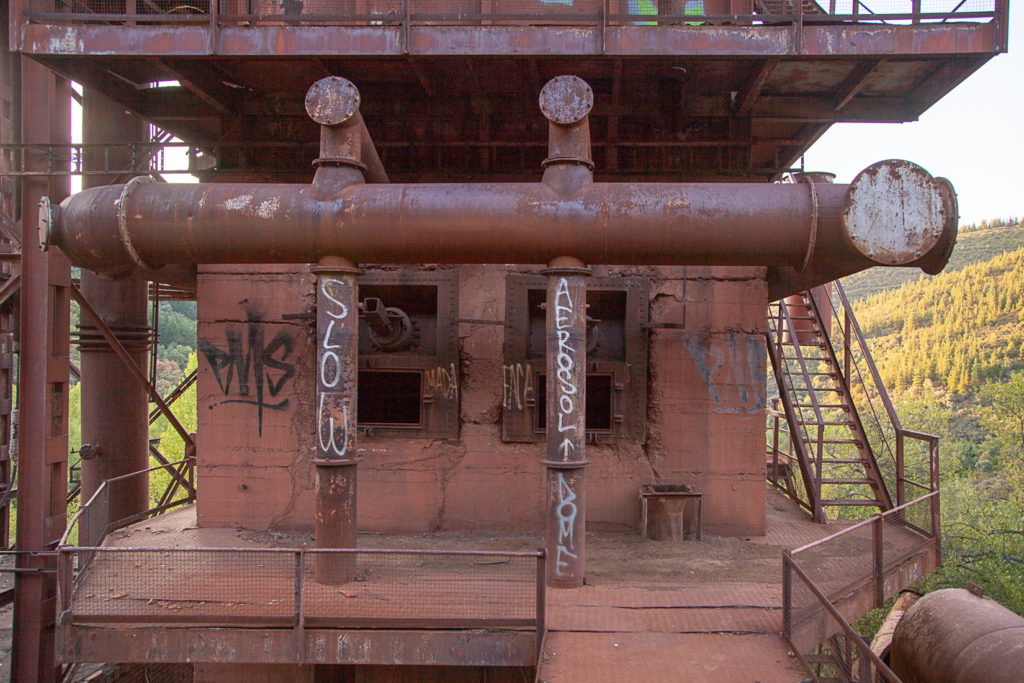 Antiguo molino y horno de calcinación de la mina de hierro de Coto Minero Wagner. Onamio. León 2019