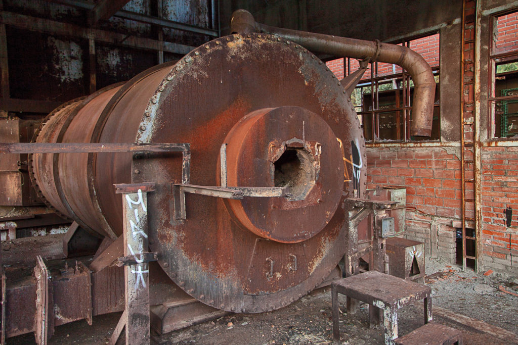 Antiguo molino y horno de calcinación de la mina de hierro de Coto Minero Wagner. Onamio. León 2019