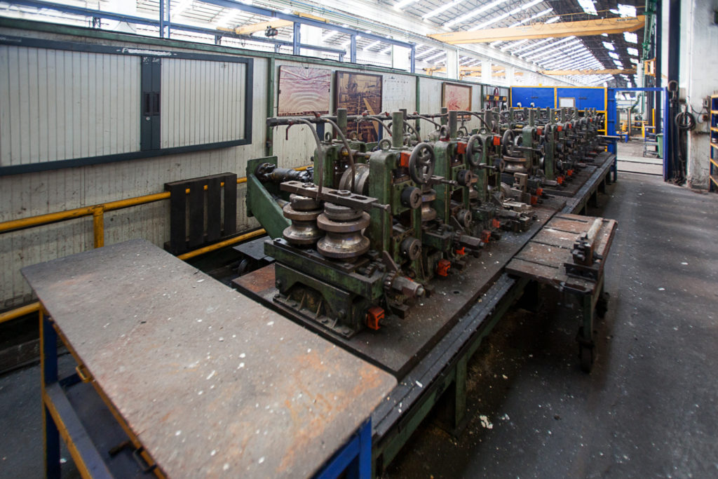 Instalaciones cerradas de Fabrica de Mieres Tubos. Grupo Condesa. Mieres. Asturias 2018
