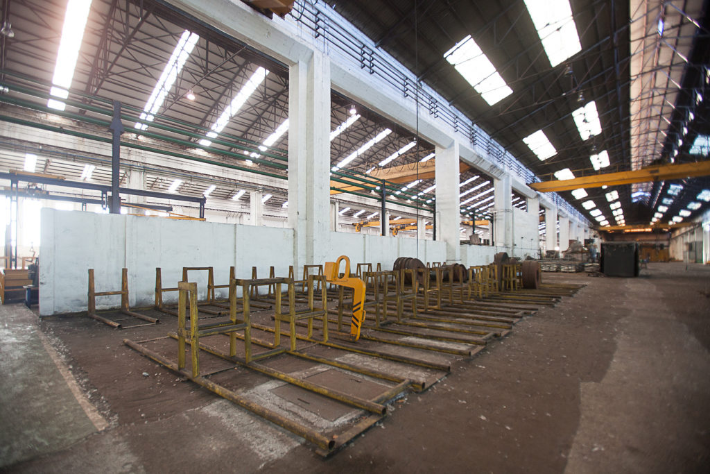 Instalaciones cerradas de Fabrica de Mieres Tubos. Grupo Condesa. Mieres. Asturias 2018