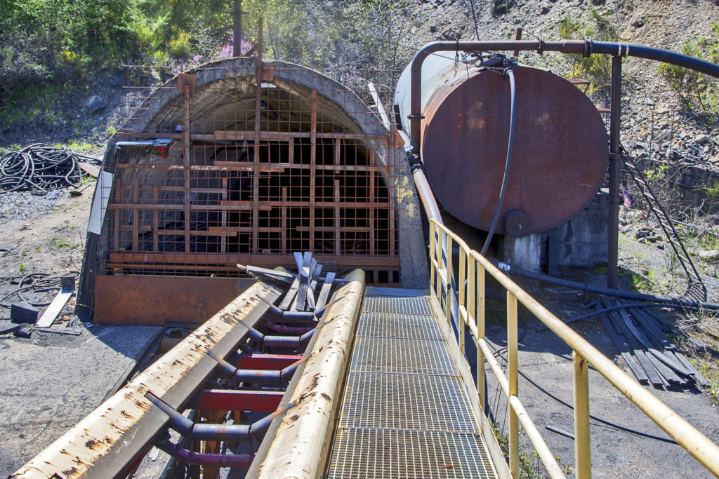 Instalaciones abandonadas de la Mina Salgueiro. Grupo Salgueiro. Torre del Bierzo. León 2019