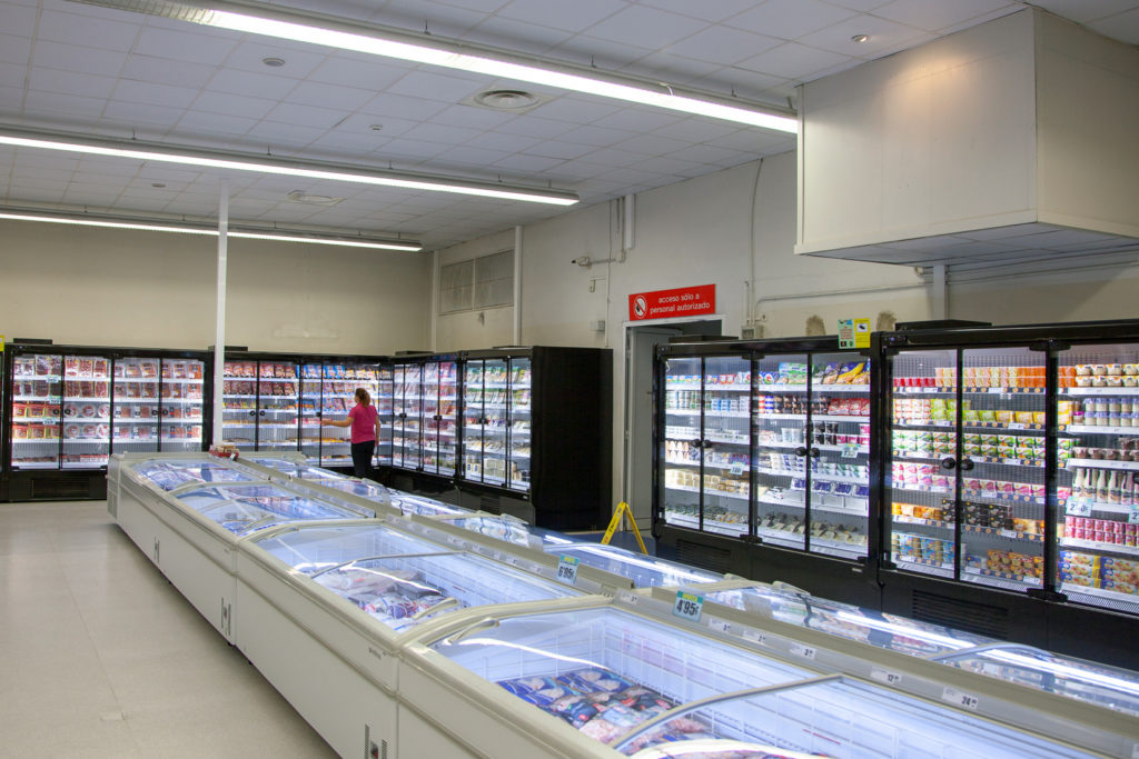 Supermercado El Economato. Antiguo economato de Hunosa. Sama. Langreo. Asturias 2019