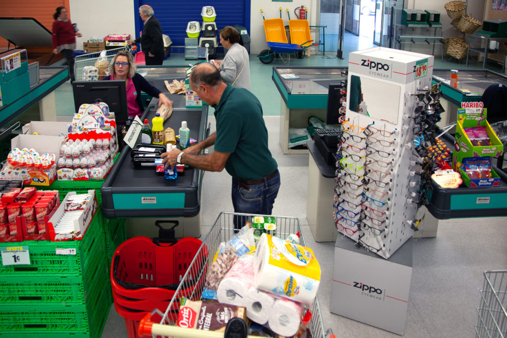 Supermercado El Economato. Antiguo economato de Hunosa. Sama. Langreo. Asturias 2019