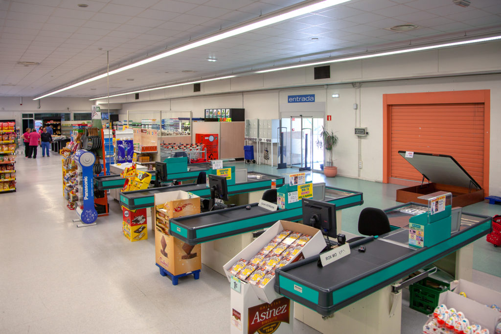 Supermercado El Economato. Antiguo economato de Hunosa. Sama. Langreo. Asturias 2019