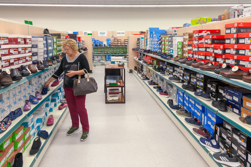 Supermercado El Economato. Antiguo economato de Hunosa. Sama. Langreo. Asturias 2019