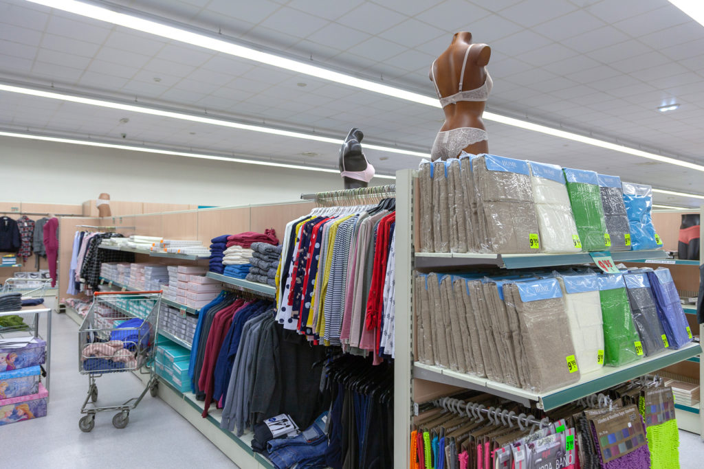 Supermercado El Economato. Antiguo economato de Hunosa. Sama. Langreo. Asturias 2019