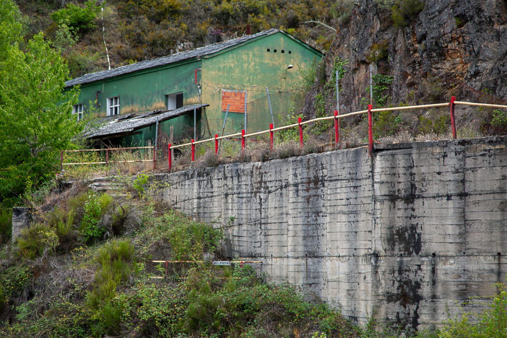 Instalaciones abandonadas de la Mina Campomanes Hermanos. Torre del Bierzo. León 2019