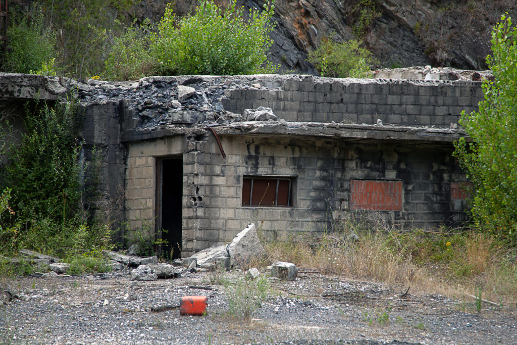 Instalaciones abandonadas de la Mina Campomanes Hermanos. Torre del Bierzo. León 2019