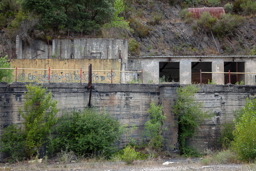 Instalaciones abandonadas de la Mina Campomanes Hermanos. Torre del Bierzo. León 2019