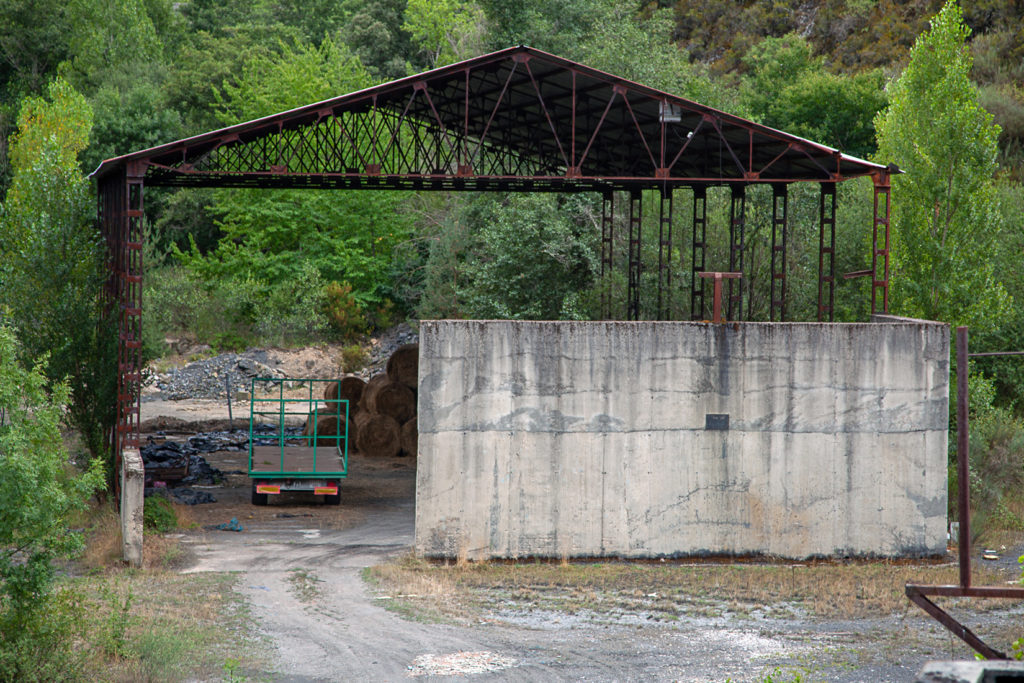 Instalaciones abandonadas de la Mina Campomanes Hermanos. Torre del Bierzo. León 2019