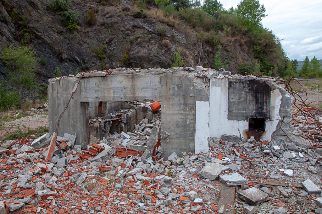 Instalaciones abandonadas de la Mina Campomanes Hermanos. Torre del Bierzo. León 2019