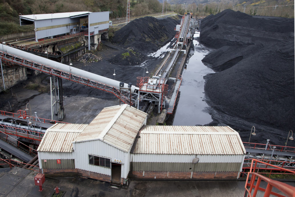 Parque de carbones en las Instalaciones de la Central Térmica de Soto de Ribera. EDP. Ribera de Arriba. Asturias 2019