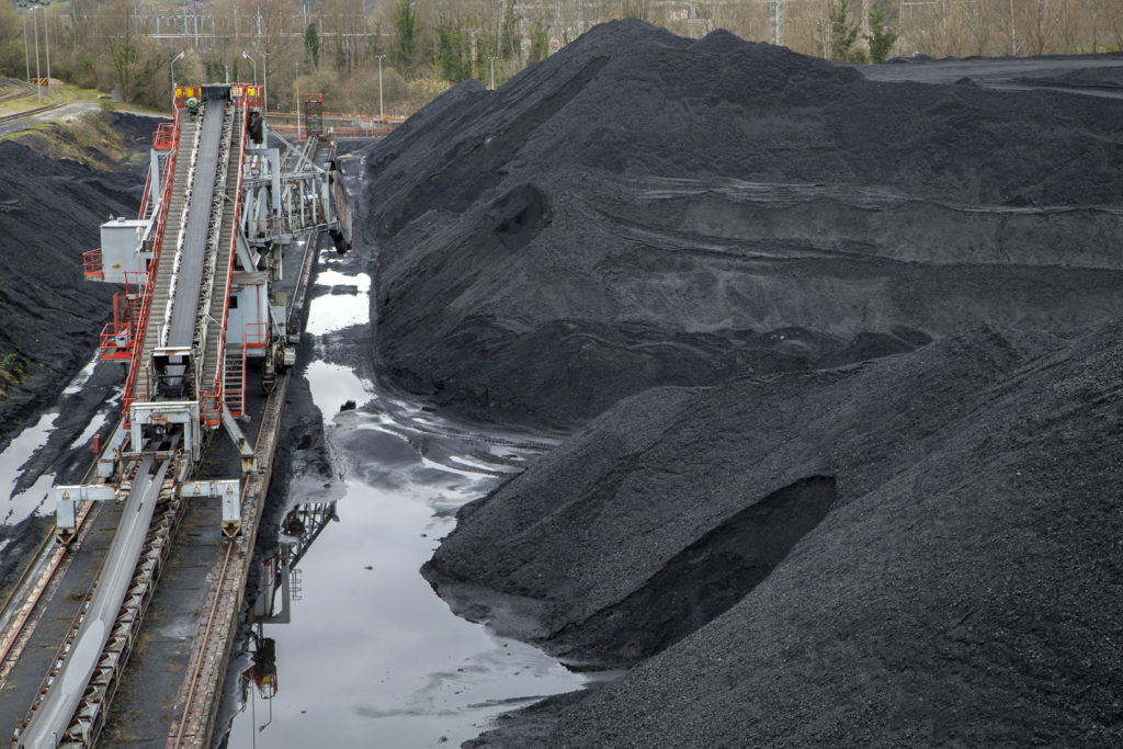 Parque de carbones en las Instalaciones de la Central Térmica de Soto de Ribera. EDP. Ribera de Arriba. Asturias 2019