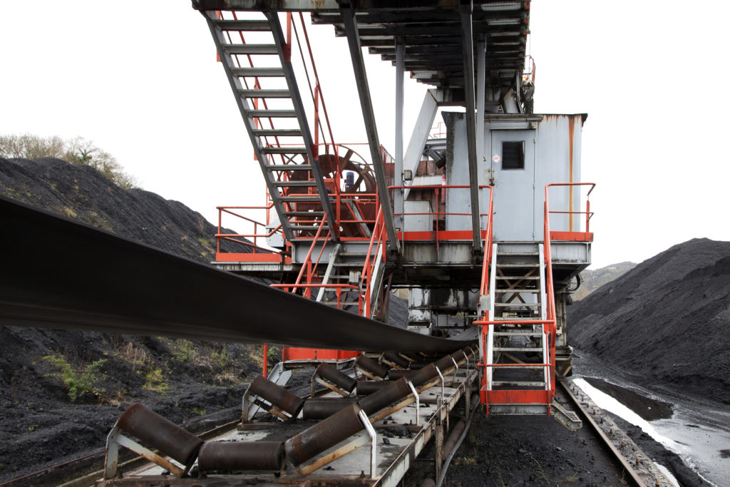 Parque de carbones en las Instalaciones de la Central Térmica de Soto de Ribera. EDP. Ribera de Arriba. Asturias 2019