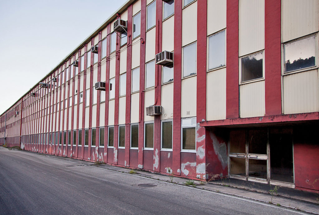 Instalaciones cerradas de Fabrica de Mieres Tubos. Grupo Condesa. Mieres. Asturias 2018