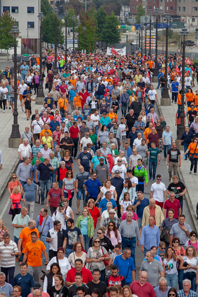 Marcha a pie desde la Factoría de Vesuvius al ayuntamiento de Langreo. Asturias 2019