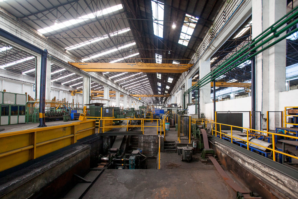 Instalaciones cerradas de Fabrica de Mieres Tubos. Grupo Condesa. Mieres. Asturias 2018