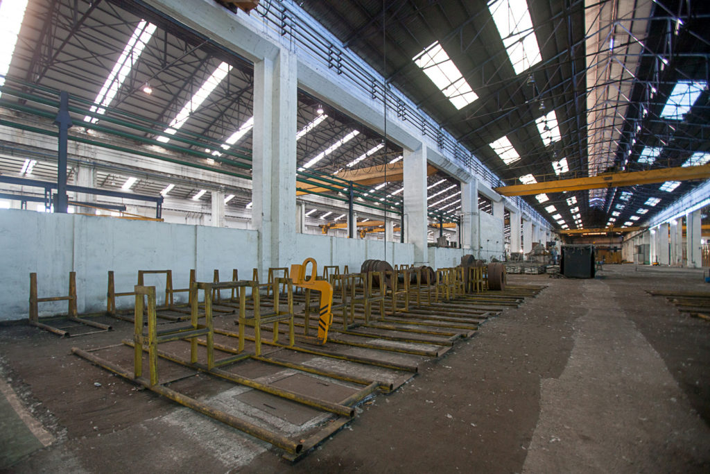 Instalaciones cerradas de Fabrica de Mieres Tubos. Grupo Condesa. Mieres. Asturias 2018