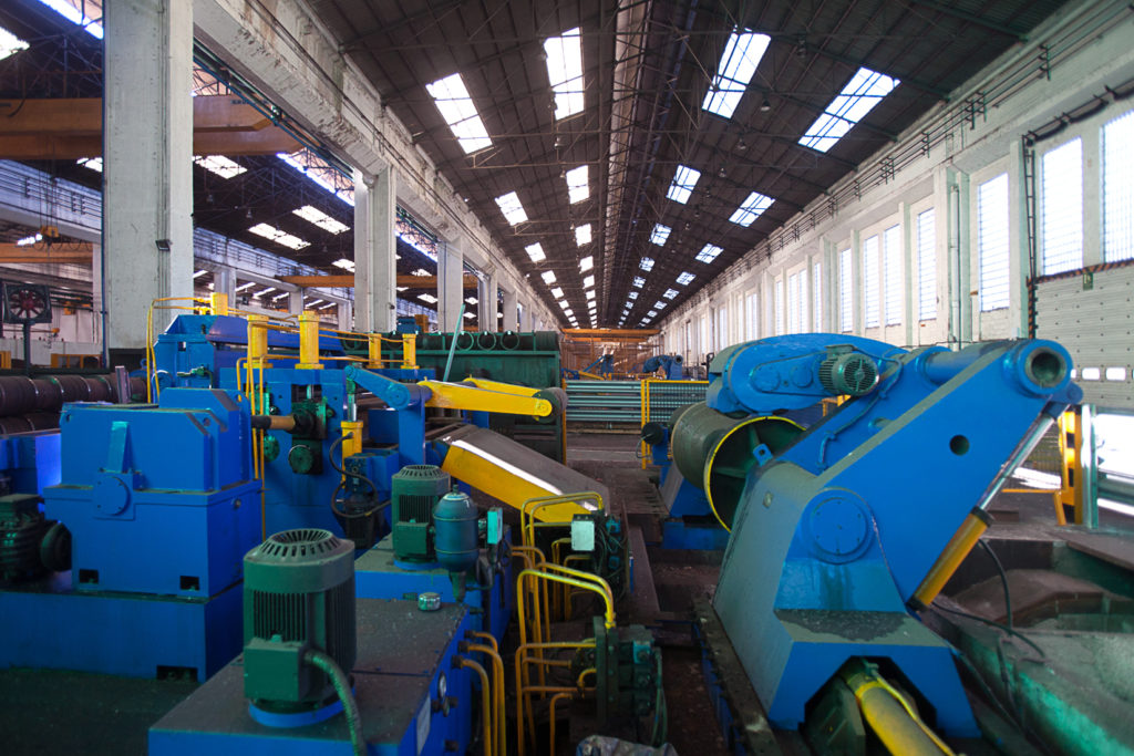 Instalaciones cerradas de Fabrica de Mieres Tubos. Grupo Condesa. Mieres. Asturias 2018