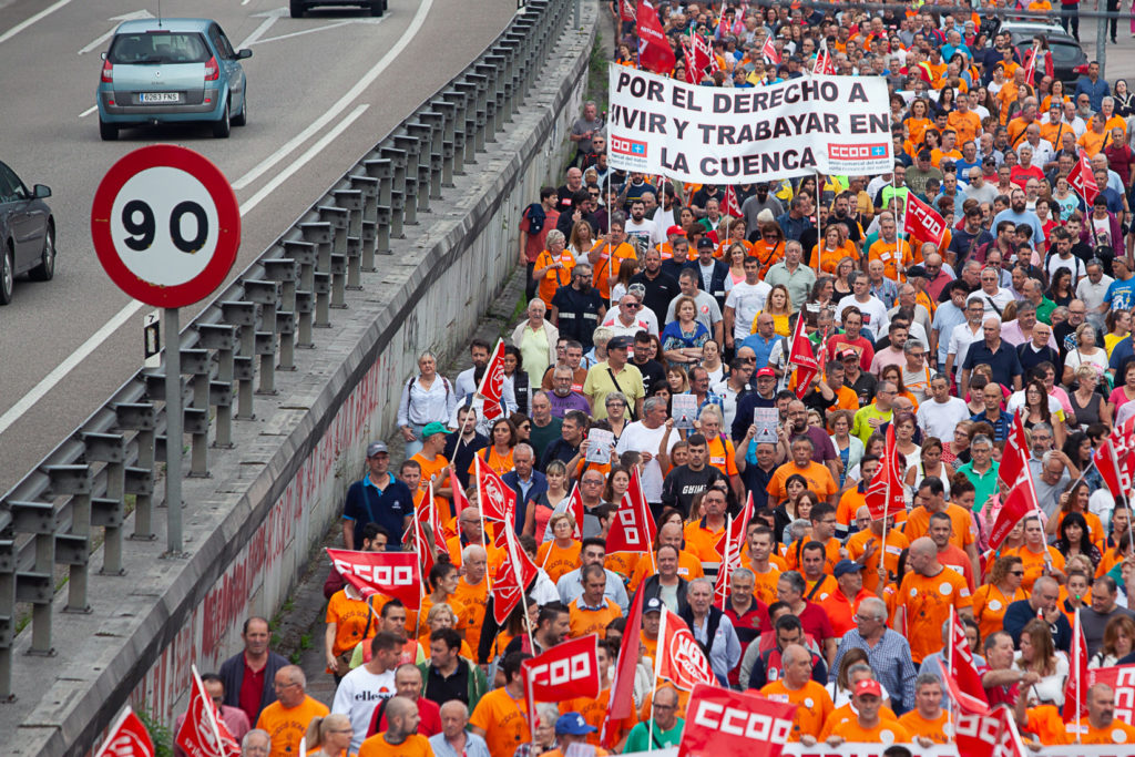 Marcha a pie desde la Factoria de Vesuvius al ayto de Langreo. Asturias 2019
