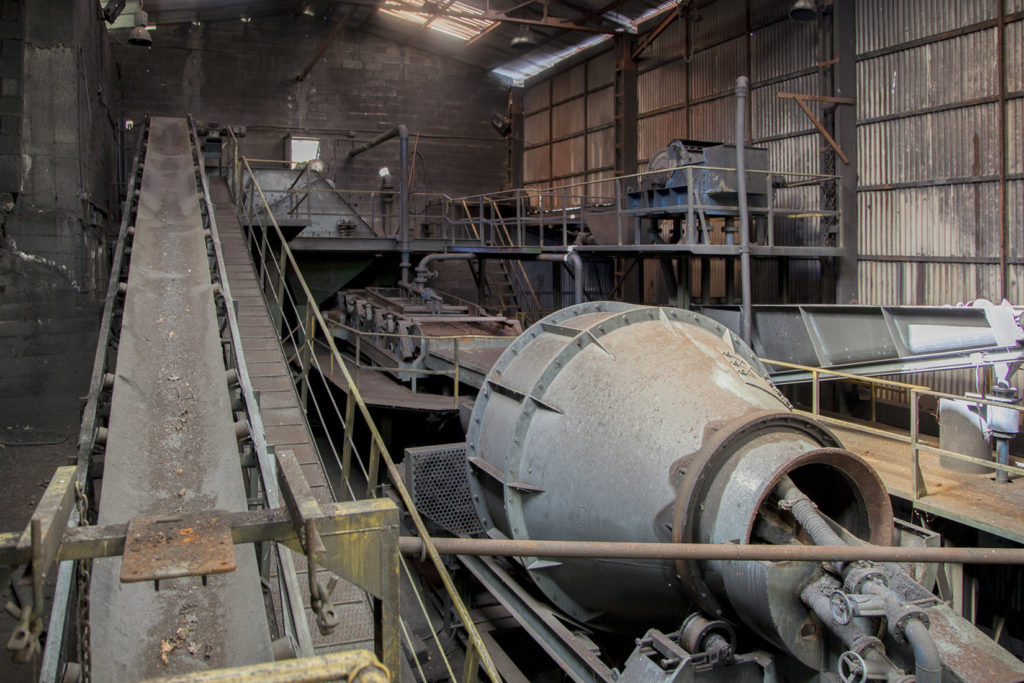 Instalaciones cerradas del Lavadero Salgueiro. Grupo Salgeiro, de UMINSA. Torre del Bierzo. León 2019