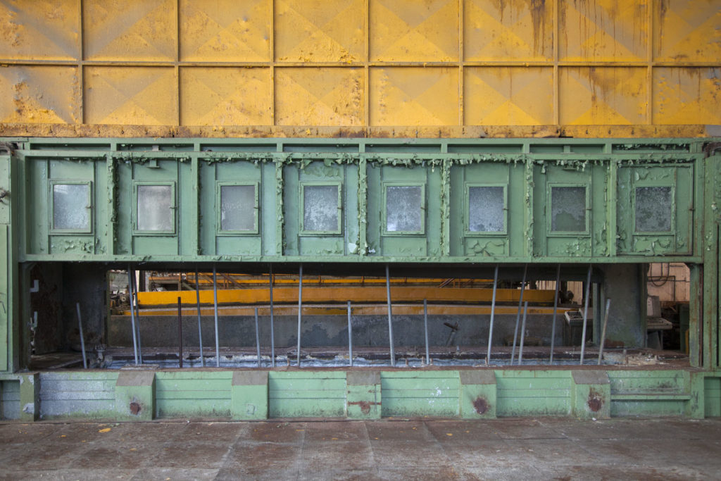 Instalaciones cerradas de Fabrica de Mieres Tubos. Grupo Condesa. Mieres. Asturias 2018