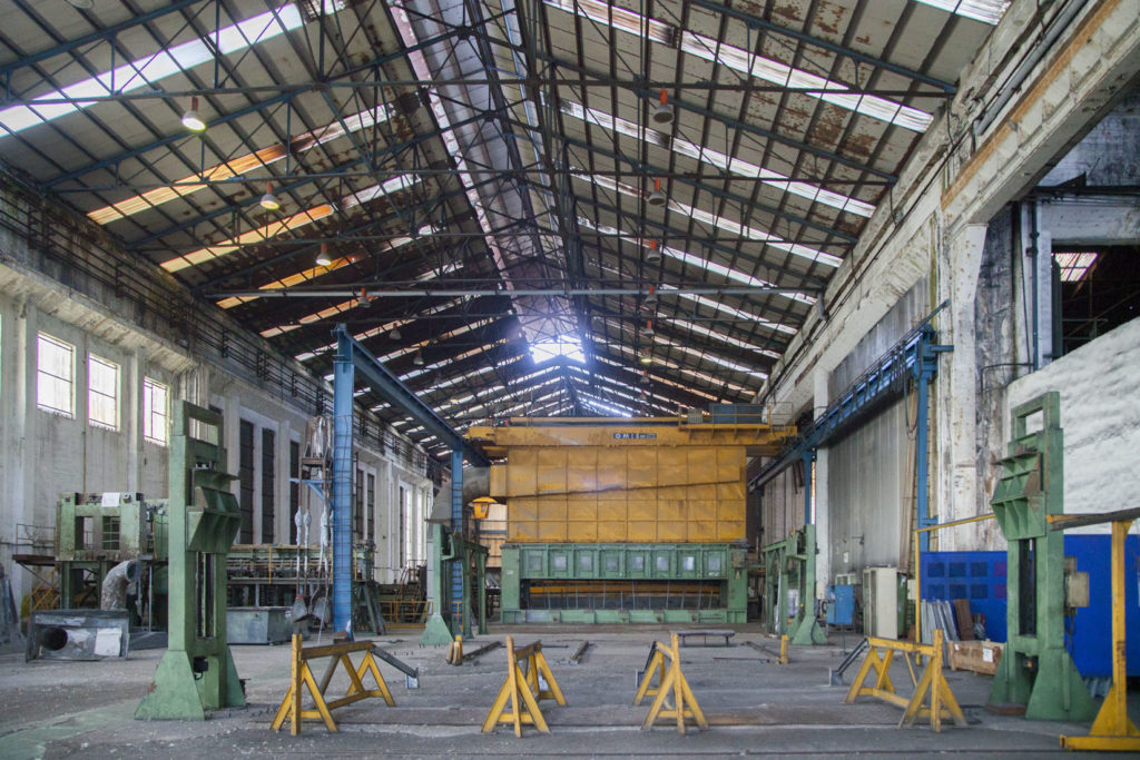 Instalaciones cerradas de Fabrica de Mieres Tubos. Grupo Condesa. Mieres. Asturias 2018
