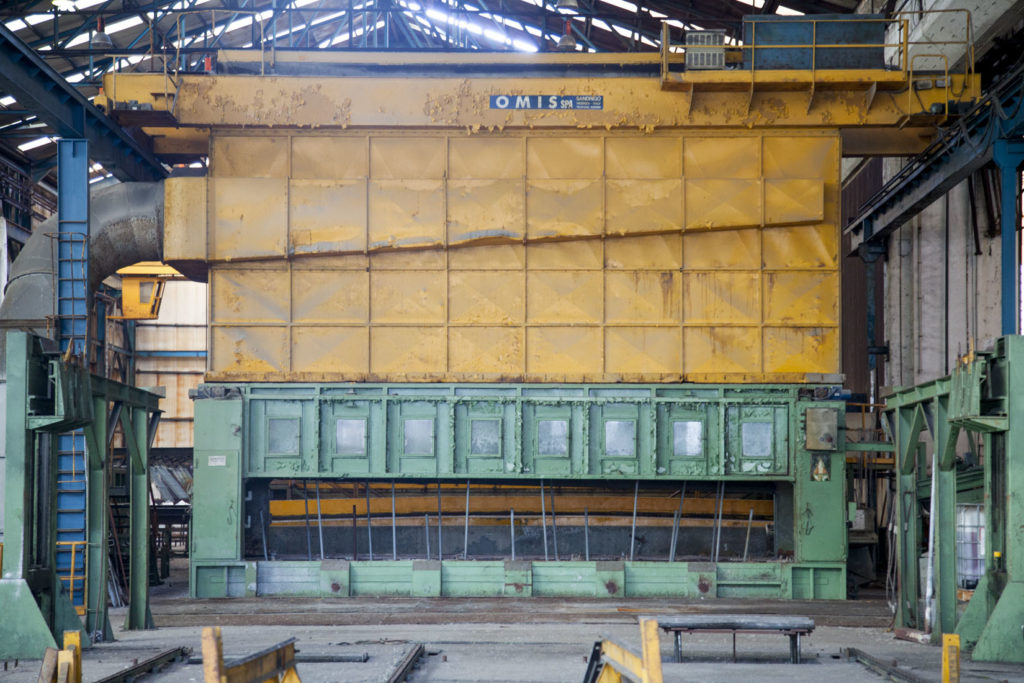 Instalaciones cerradas de Fabrica de Mieres Tubos. Grupo Condesa. Mieres. Asturias 2018