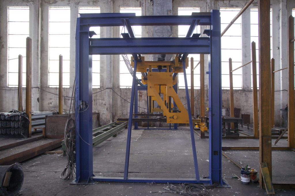 Instalaciones cerradas de Fabrica de Mieres Tubos. Grupo Condesa. Mieres. Asturias 2018