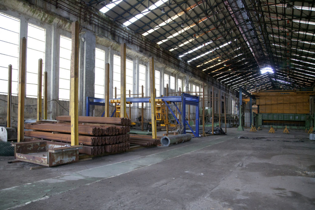 Instalaciones cerradas de Fabrica de Mieres Tubos. Grupo Condesa. Mieres. Asturias 2018