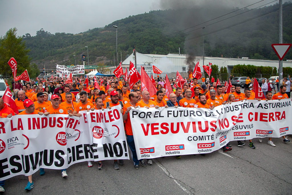 Marcha a pie desde la Factoria de Vesuvius al ayto de Langreo. Asturias 2019