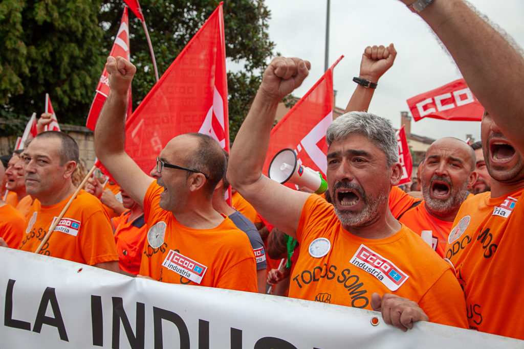 Marcha a pie desde la Factoria de Vesuvius al ayto de Langreo. Asturias 2019