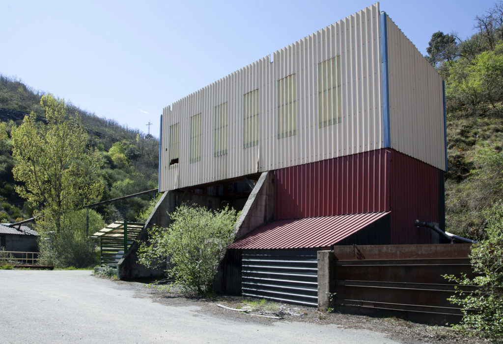 Instalaciones cerradas del Lavadero Salgueiro. Grupo Salgeiro, de UMINSA. Torre del Bierzo. León 2019