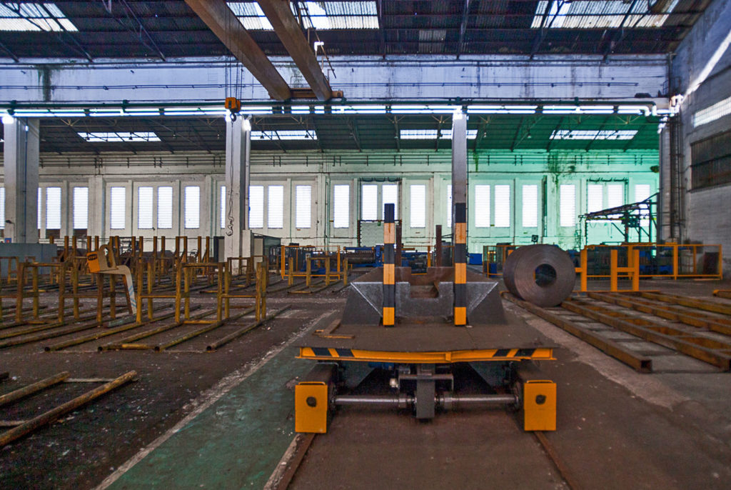 Instalaciones cerradas de Fabrica de Mieres Tubos. Grupo Condesa. Mieres. Asturias 2018