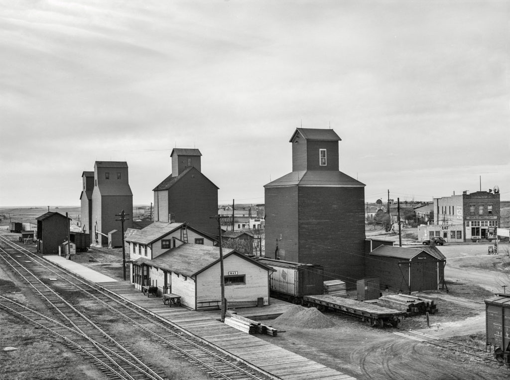 Instalacion industrial en Max, Dakota del norte. EEUU. 1940.
