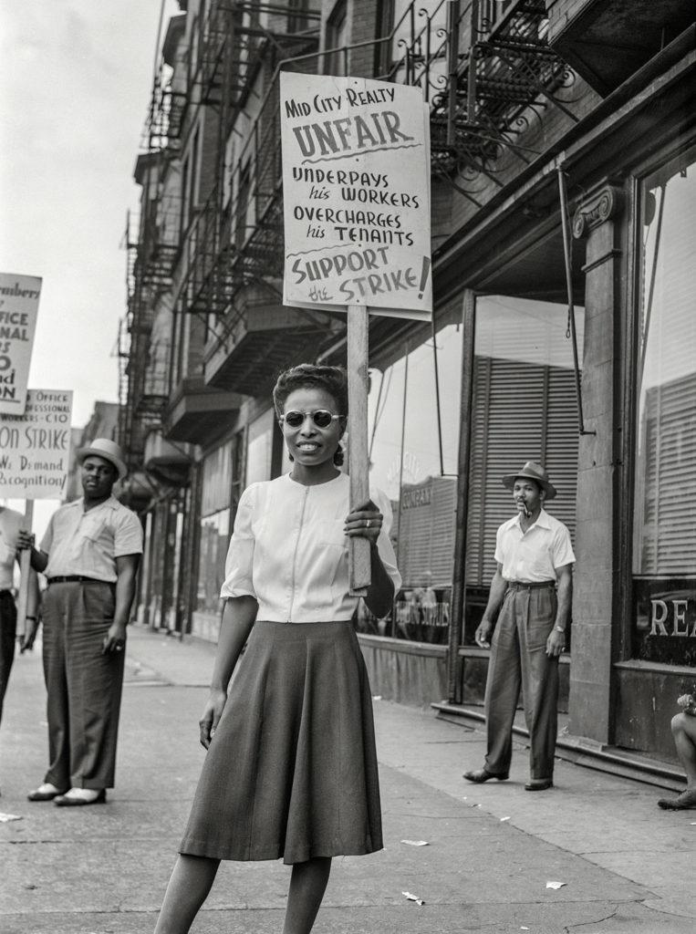 Piquetes sindicales para que se aumentase el sueldo semanal de $8 más. Sur de chicago, Illinois, EEUU. 1941