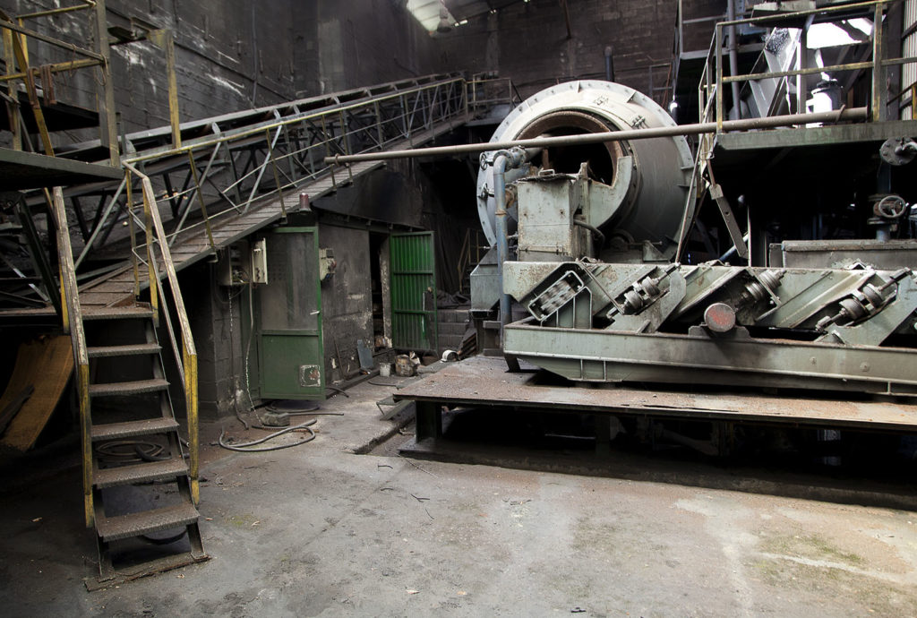 Instalaciones cerradas del Lavadero Salgueiro. Grupo Salgeiro, de UMINSA. Torre del Bierzo. León 2019