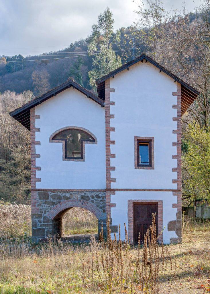 Instalaciones abandonadas del Pozo Venturo. Carrocera. San Martín del Rey Aurelio. Asturias 2017